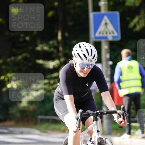 14.09.2025 - Stadtparktriathlon Michael Burmester http://msf.ph/oto/8910566 14.09.2025 10:48:06 Radfahren 647, 662, 665, 728, 740, 749, 762, 765, 777, 818 meine-sportfotos.de