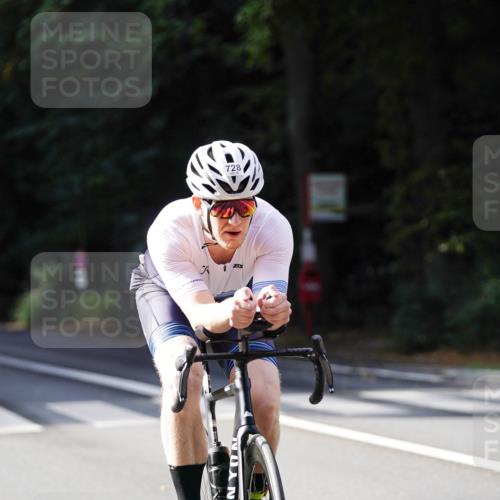 14.09.2025 - Stadtparktriathlon Michael Burmester http://msf.ph/oto/8910572 14.09.2025 10:48:10 Radfahren 647, 662, 665, 728, 740, 749, 765, 777, 792, 796 meine-sportfotos.de