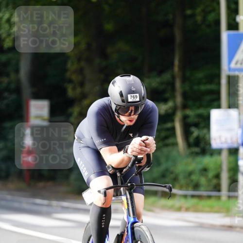14.09.2025 - Stadtparktriathlon Michael Burmester http://msf.ph/oto/8910588 14.09.2025 10:48:40 Radfahren 769, 807 meine-sportfotos.de