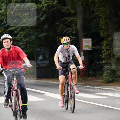 14.09.2025 - Stadtparktriathlon Michael Burmester http://msf.ph/oto/8910600 14.09.2025 10:49:02 Radfahren 558, 674, 746, 760, 770, 771, 778, 802 meine-sportfotos.de