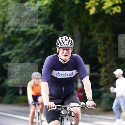 14.09.2025 - Stadtparktriathlon Michael Burmester http://msf.ph/oto/8910613 14.09.2025 10:49:17 Radfahren 637, 755, 774, 816 meine-sportfotos.de