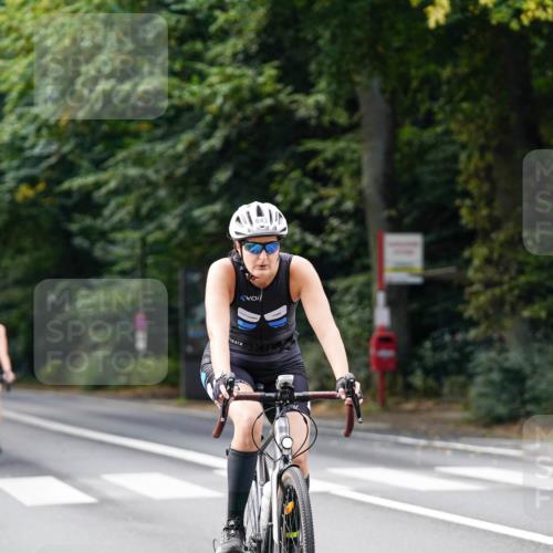 14.09.2025 - Stadtparktriathlon Michael Burmester http://msf.ph/oto/8910624 14.09.2025 10:49:46 Radfahren 638, 643, 744, 754 meine-sportfotos.de