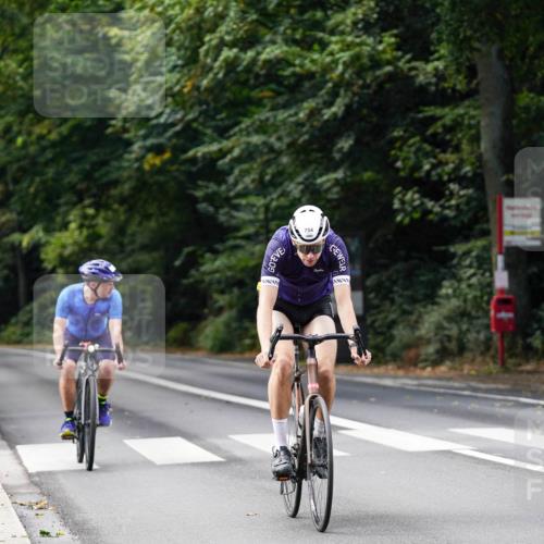 14.09.2025 - Stadtparktriathlon Michael Burmester http://msf.ph/oto/8910628 14.09.2025 10:49:50 Radfahren 638, 643, 744, 754 meine-sportfotos.de