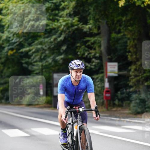 14.09.2025 - Stadtparktriathlon Michael Burmester http://msf.ph/oto/8910630 14.09.2025 10:49:51 Radfahren 638, 643, 744, 754, 767 meine-sportfotos.de