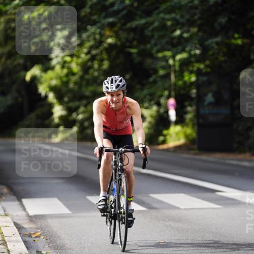 14.09.2025 - Stadtparktriathlon Michael Burmester http://msf.ph/oto/8910644 14.09.2025 10:50:13 Radfahren 681, 692, 764, 783, 788, 798, 811, 817, 820 meine-sportfotos.de