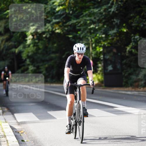 14.09.2025 - Stadtparktriathlon Michael Burmester http://msf.ph/oto/8910652 14.09.2025 10:50:31 Radfahren 676, 683, 698, 710, 739, 763 meine-sportfotos.de