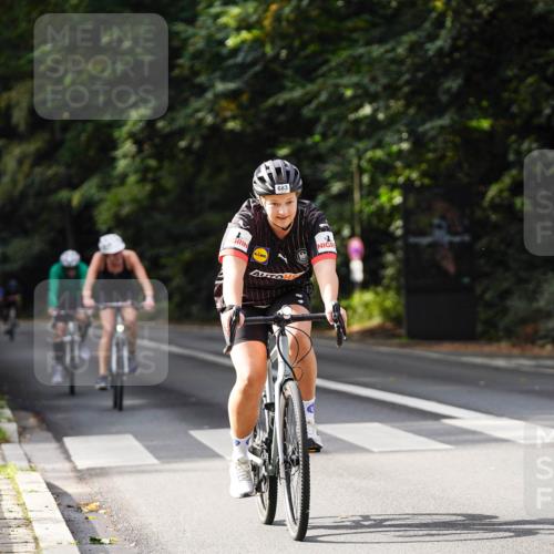 14.09.2025 - Stadtparktriathlon Michael Burmester http://msf.ph/oto/8910654 14.09.2025 10:50:36 Radfahren 676, 683, 698, 710, 739, 782 meine-sportfotos.de
