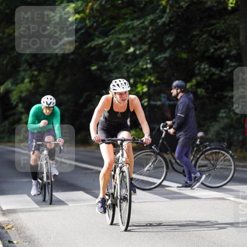 14.09.2025 - Stadtparktriathlon Michael Burmester http://msf.ph/oto/8910657 14.09.2025 10:50:38 Radfahren 676, 683, 739, 753, 782 meine-sportfotos.de
