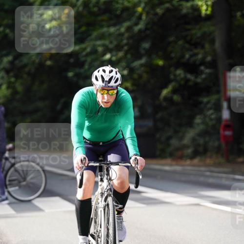 14.09.2025 - Stadtparktriathlon Michael Burmester http://msf.ph/oto/8910661 14.09.2025 10:50:40 Radfahren 676, 683, 739, 753, 782 meine-sportfotos.de