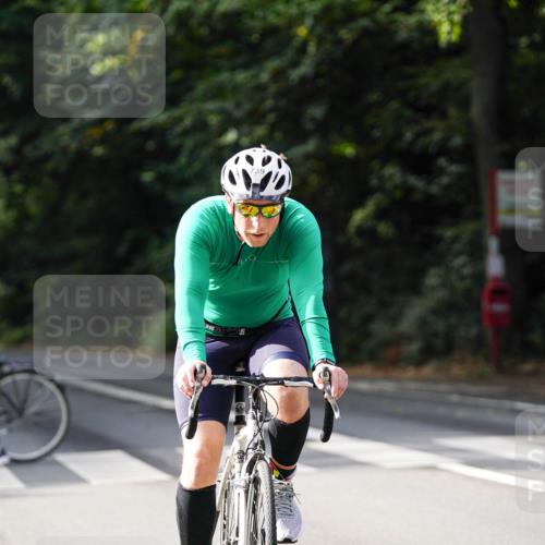 14.09.2025 - Stadtparktriathlon Michael Burmester http://msf.ph/oto/8910662 14.09.2025 10:50:40 Radfahren 676, 683, 739, 753, 782 meine-sportfotos.de