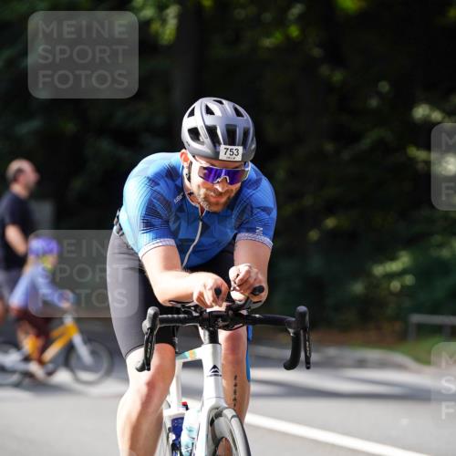 14.09.2025 - Stadtparktriathlon Michael Burmester http://msf.ph/oto/8910670 14.09.2025 10:50:46 Radfahren 659, 737, 753, 782 meine-sportfotos.de