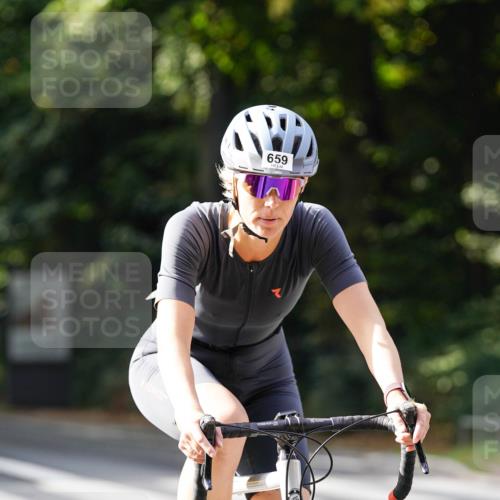 14.09.2025 - Stadtparktriathlon Michael Burmester http://msf.ph/oto/8910674 14.09.2025 10:50:52 Radfahren 621, 659, 737 meine-sportfotos.de