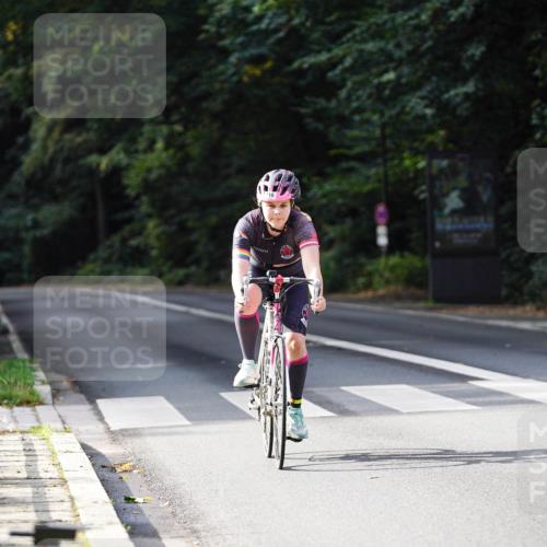 14.09.2025 - Stadtparktriathlon Michael Burmester http://msf.ph/oto/8910682 14.09.2025 10:51:12 Radfahren 716 meine-sportfotos.de