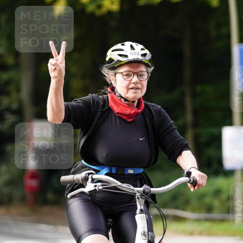 14.09.2025 - Stadtparktriathlon Michael Burmester http://msf.ph/oto/8910688 14.09.2025 10:51:32 Radfahren 664, 682 meine-sportfotos.de