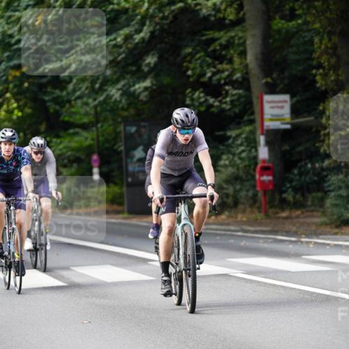 14.09.2025 - Stadtparktriathlon Michael Burmester http://msf.ph/oto/8910694 14.09.2025 10:51:53 Radfahren 651, 693, 724, 727, 743, 750, 752, 775, 804 meine-sportfotos.de