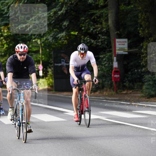 14.09.2025 - Stadtparktriathlon Michael Burmester http://msf.ph/oto/8910701 14.09.2025 10:51:57 Radfahren 651, 693, 727, 743, 752, 775, 804 meine-sportfotos.de