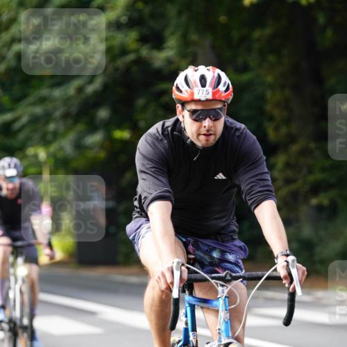 14.09.2025 - Stadtparktriathlon Michael Burmester http://msf.ph/oto/8910704 14.09.2025 10:51:58 Radfahren 651, 693, 727, 743, 752, 775, 804 meine-sportfotos.de