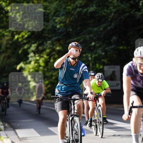 14.09.2025 - Stadtparktriathlon Michael Burmester http://msf.ph/oto/8910714 14.09.2025 10:52:12 Radfahren 661, 720, 759, 772, 785, 797, 799, 805, 806, 813 meine-sportfotos.de