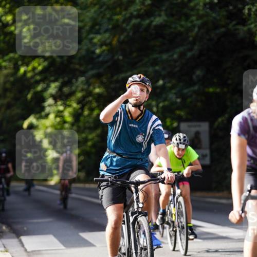 14.09.2025 - Stadtparktriathlon Michael Burmester http://msf.ph/oto/8910715 14.09.2025 10:52:12 Radfahren 661, 720, 759, 772, 785, 797, 799, 805, 806, 813 meine-sportfotos.de