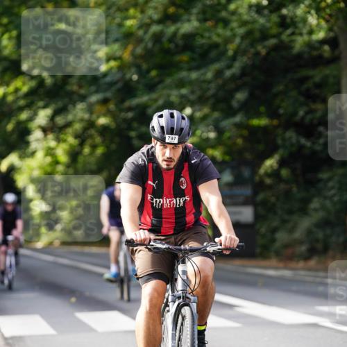 14.09.2025 - Stadtparktriathlon Michael Burmester http://msf.ph/oto/8910720 14.09.2025 10:52:16 Radfahren 661, 720, 748, 759, 772, 785, 797, 799, 800, 805, 806 meine-sportfotos.de