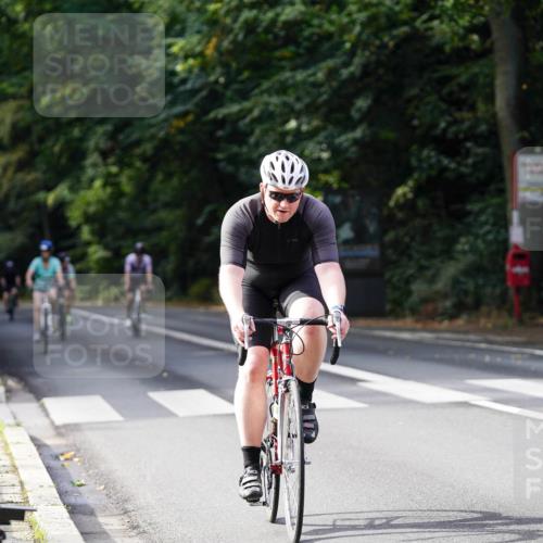 14.09.2025 - Stadtparktriathlon Michael Burmester http://msf.ph/oto/8910725 14.09.2025 10:52:20 Radfahren 633, 655, 748, 759, 797, 800, 805, 806 meine-sportfotos.de