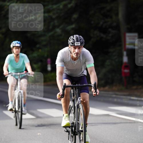 14.09.2025 - Stadtparktriathlon Michael Burmester http://msf.ph/oto/8910730 14.09.2025 10:52:24 Radfahren 633, 655, 663, 748, 800, 805, 806 meine-sportfotos.de
