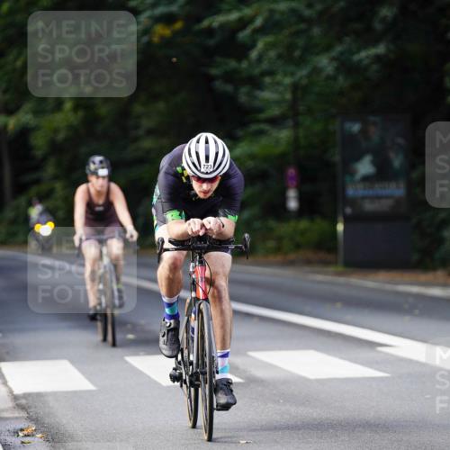14.09.2025 - Stadtparktriathlon Michael Burmester http://msf.ph/oto/8910748 14.09.2025 10:52:49 Radfahren 646, 657, 694, 718, 723 meine-sportfotos.de