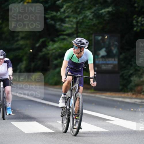 14.09.2025 - Stadtparktriathlon Michael Burmester http://msf.ph/oto/8910757 14.09.2025 10:52:59 Radfahren 657, 691, 708, 730 meine-sportfotos.de