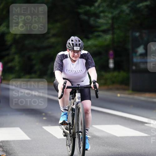 14.09.2025 - Stadtparktriathlon Michael Burmester http://msf.ph/oto/8910759 14.09.2025 10:53:01 Radfahren 657, 691, 708, 730 meine-sportfotos.de