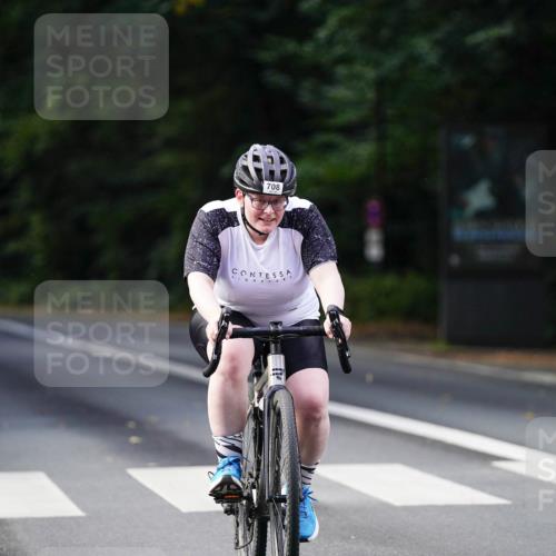 14.09.2025 - Stadtparktriathlon Michael Burmester http://msf.ph/oto/8910760 14.09.2025 10:53:01 Radfahren 657, 691, 708, 730 meine-sportfotos.de