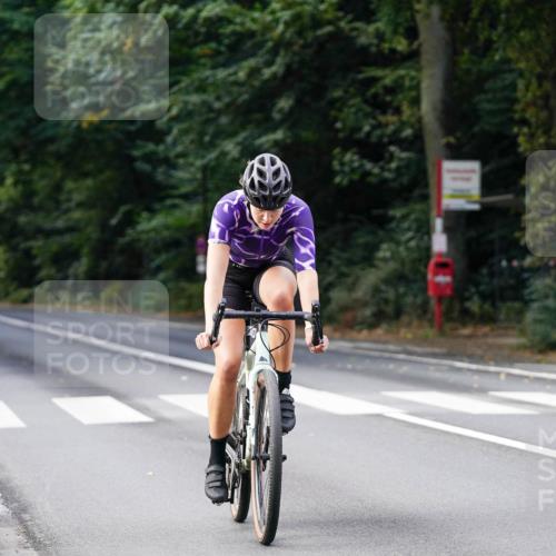 14.09.2025 - Stadtparktriathlon Michael Burmester http://msf.ph/oto/8910772 14.09.2025 10:53:31 Radfahren 628, 639, 648 meine-sportfotos.de
