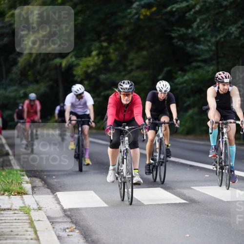 14.09.2025 - Stadtparktriathlon Michael Burmester http://msf.ph/oto/8910773 14.09.2025 10:53:48 Radfahren 631, 685, 758, 766, 808 meine-sportfotos.de