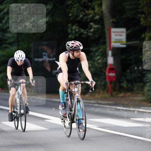 14.09.2025 - Stadtparktriathlon Michael Burmester http://msf.ph/oto/8910774 14.09.2025 10:53:49 Radfahren 631, 668, 685, 758, 766, 808 meine-sportfotos.de