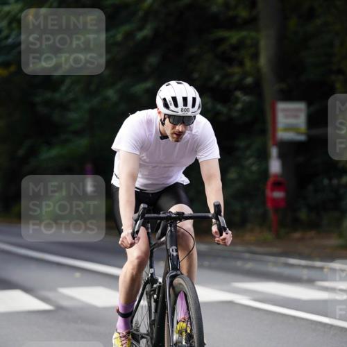 14.09.2025 - Stadtparktriathlon Michael Burmester http://msf.ph/oto/8910776 14.09.2025 10:53:51 Radfahren 631, 668, 685, 758, 766, 808 meine-sportfotos.de