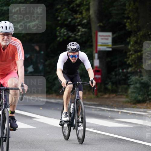 14.09.2025 - Stadtparktriathlon Michael Burmester http://msf.ph/oto/8910780 14.09.2025 10:53:54 Radfahren 631, 668, 685, 758, 766, 808 meine-sportfotos.de