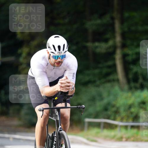 14.09.2025 - Stadtparktriathlon Michael Burmester http://msf.ph/oto/8910794 14.09.2025 10:54:15 Radfahren 735, 761, 793, 865 meine-sportfotos.de