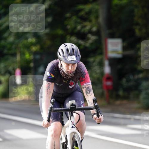14.09.2025 - Stadtparktriathlon Michael Burmester http://msf.ph/oto/8910812 14.09.2025 10:54:36 Radfahren 629, 667, 671, 688, 732, 749, 823, 880 meine-sportfotos.de