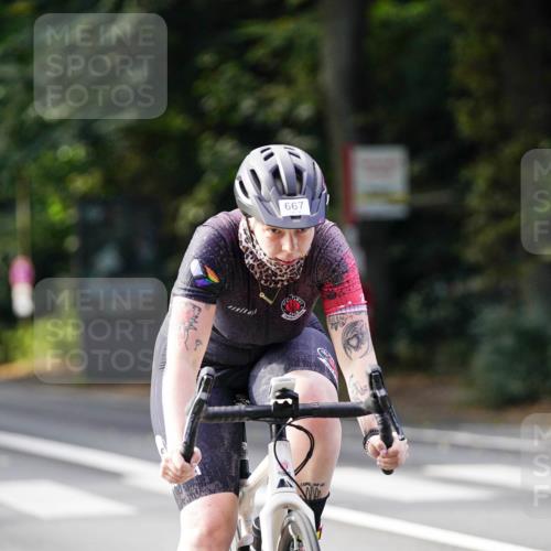 14.09.2025 - Stadtparktriathlon Michael Burmester http://msf.ph/oto/8910813 14.09.2025 10:54:37 Radfahren 629, 667, 671, 688, 732, 749, 880 meine-sportfotos.de