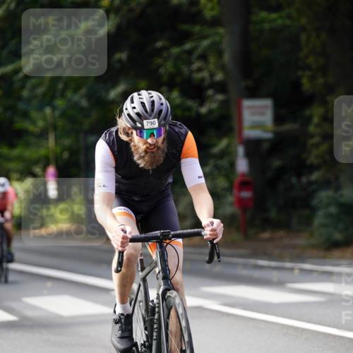 14.09.2025 - Stadtparktriathlon Michael Burmester http://msf.ph/oto/8910828 14.09.2025 10:54:53 Radfahren 636, 687, 700, 702, 704, 728, 736, 780, 786, 787, 790, 825, 901 meine-sportfotos.de