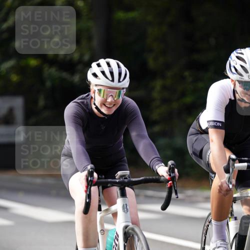 14.09.2025 - Stadtparktriathlon Michael Burmester http://msf.ph/oto/8910836 14.09.2025 10:54:58 Radfahren 636, 687, 700, 704, 780, 786, 787, 790, 901 meine-sportfotos.de
