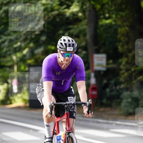 14.09.2025 - Stadtparktriathlon Michael Burmester http://msf.ph/oto/8910839 14.09.2025 10:55:02 Radfahren 686, 687, 700, 704, 769, 786, 901 meine-sportfotos.de