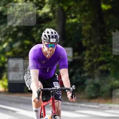 14.09.2025 - Stadtparktriathlon Michael Burmester http://msf.ph/oto/8910840 14.09.2025 10:55:02 Radfahren 686, 687, 700, 704, 769, 786, 901 meine-sportfotos.de