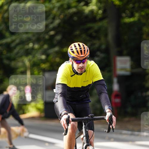 14.09.2025 - Stadtparktriathlon Michael Burmester http://msf.ph/oto/8910865 14.09.2025 10:55:28 Radfahren 762, 770, 875 meine-sportfotos.de