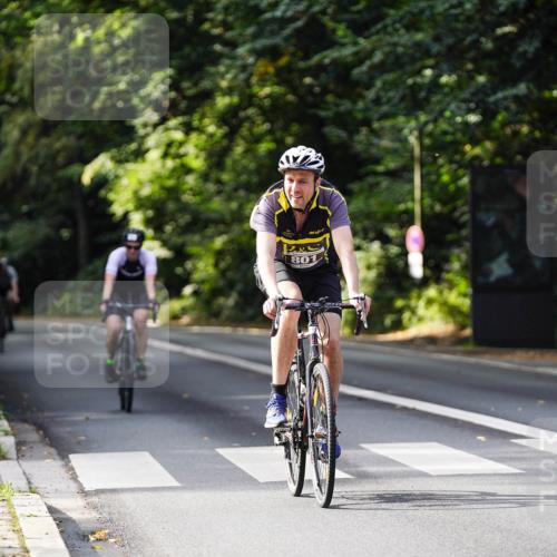 14.09.2025 - Stadtparktriathlon Michael Burmester http://msf.ph/oto/8910871 14.09.2025 10:55:45 Radfahren 650, 765, 801 meine-sportfotos.de