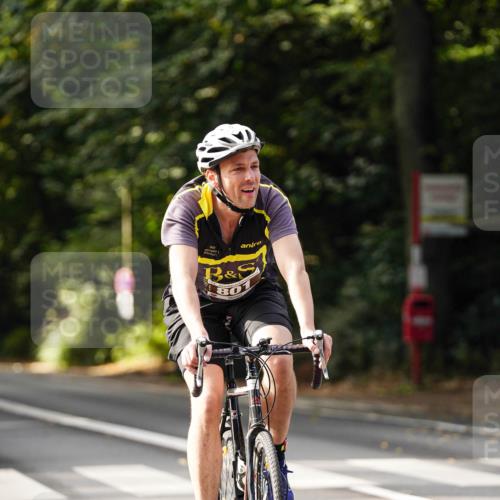 14.09.2025 - Stadtparktriathlon Michael Burmester http://msf.ph/oto/8910873 14.09.2025 10:55:46 Radfahren 650, 765, 801 meine-sportfotos.de
