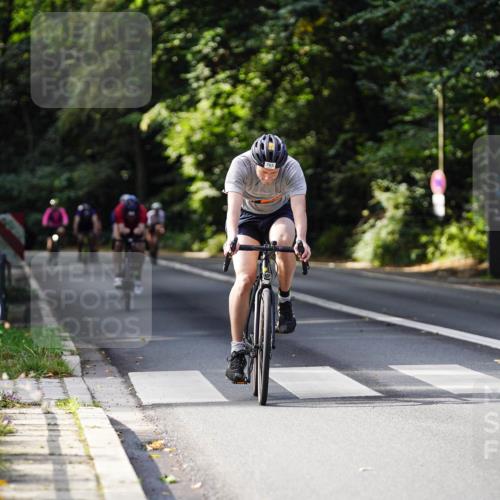 14.09.2025 - Stadtparktriathlon Michael Burmester http://msf.ph/oto/8910877 14.09.2025 10:55:51 Radfahren 650, 740, 765, 792, 801, 851 meine-sportfotos.de