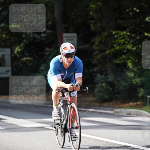 14.09.2025 - Stadtparktriathlon Michael Burmester http://msf.ph/oto/8910880 14.09.2025 10:55:55 Radfahren 647, 740, 765, 792, 818, 851 meine-sportfotos.de