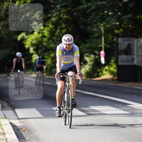 14.09.2025 - Stadtparktriathlon Michael Burmester http://msf.ph/oto/8910898 14.09.2025 10:56:24 Radfahren 645, 756, 760, 802, 888 meine-sportfotos.de