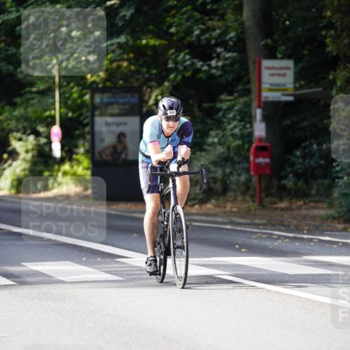 14.09.2025 - Stadtparktriathlon Michael Burmester http://msf.ph/oto/8910901 14.09.2025 10:56:26 Radfahren 645, 756, 760, 763, 802, 803, 888 meine-sportfotos.de