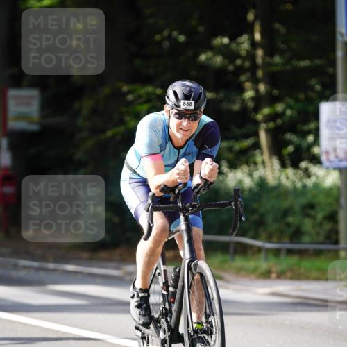14.09.2025 - Stadtparktriathlon Michael Burmester http://msf.ph/oto/8910904 14.09.2025 10:56:27 Radfahren 645, 756, 763, 778, 802, 803, 888 meine-sportfotos.de
